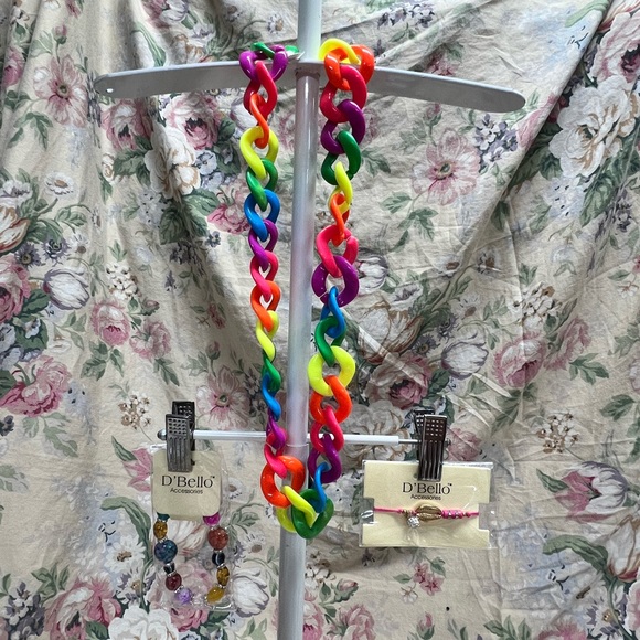 Necklace and bracelets - Picture 9 of 9